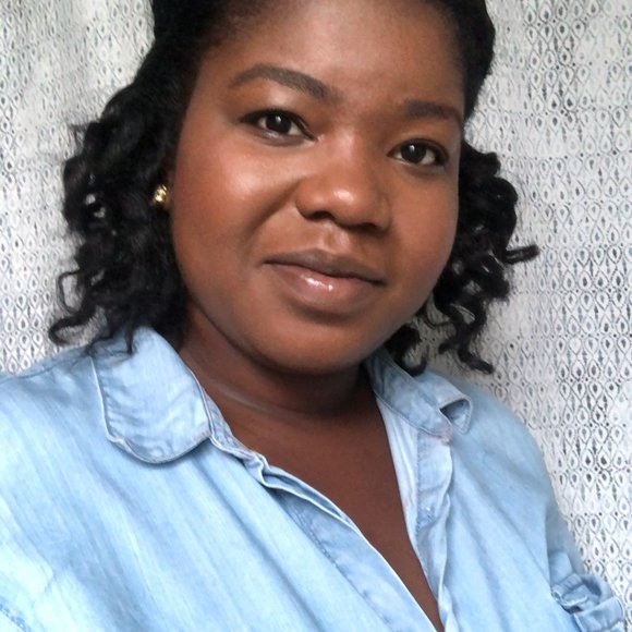 Meet your Posher, Adriana - Picture 3 of 3